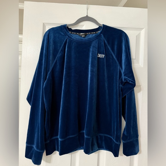 DKNY sport - Picture 2 of 7